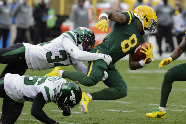 JETS FOOTBALL: Crosby kicks Packers past rusty Jets, 9-0