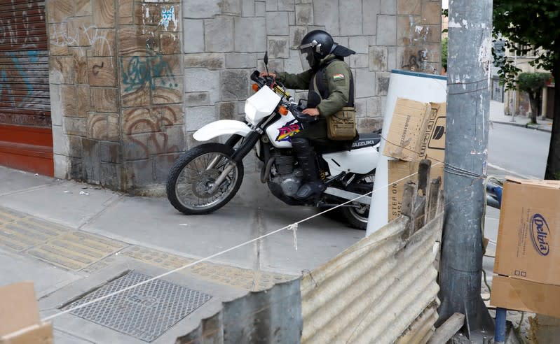 Vestiges of last night's protests in La Paz