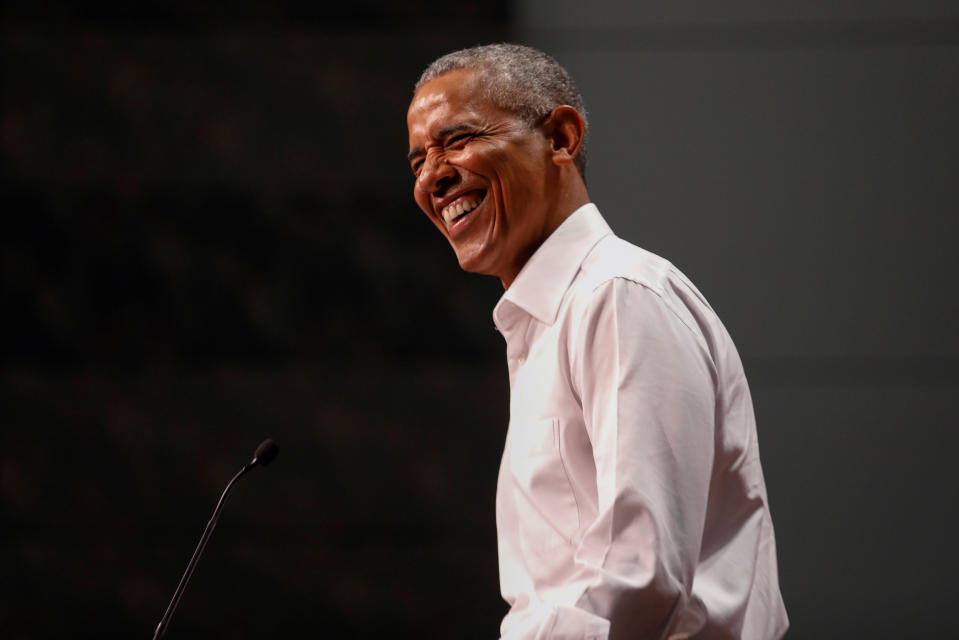 <p><span>Obama ganó 400.000 dólares al año durante sus ocho años como presidente, y recibe una pensión anual de aproximadamente 200.000 dólares como ex presidente.</span> REUTERS/Mike Blake </p>