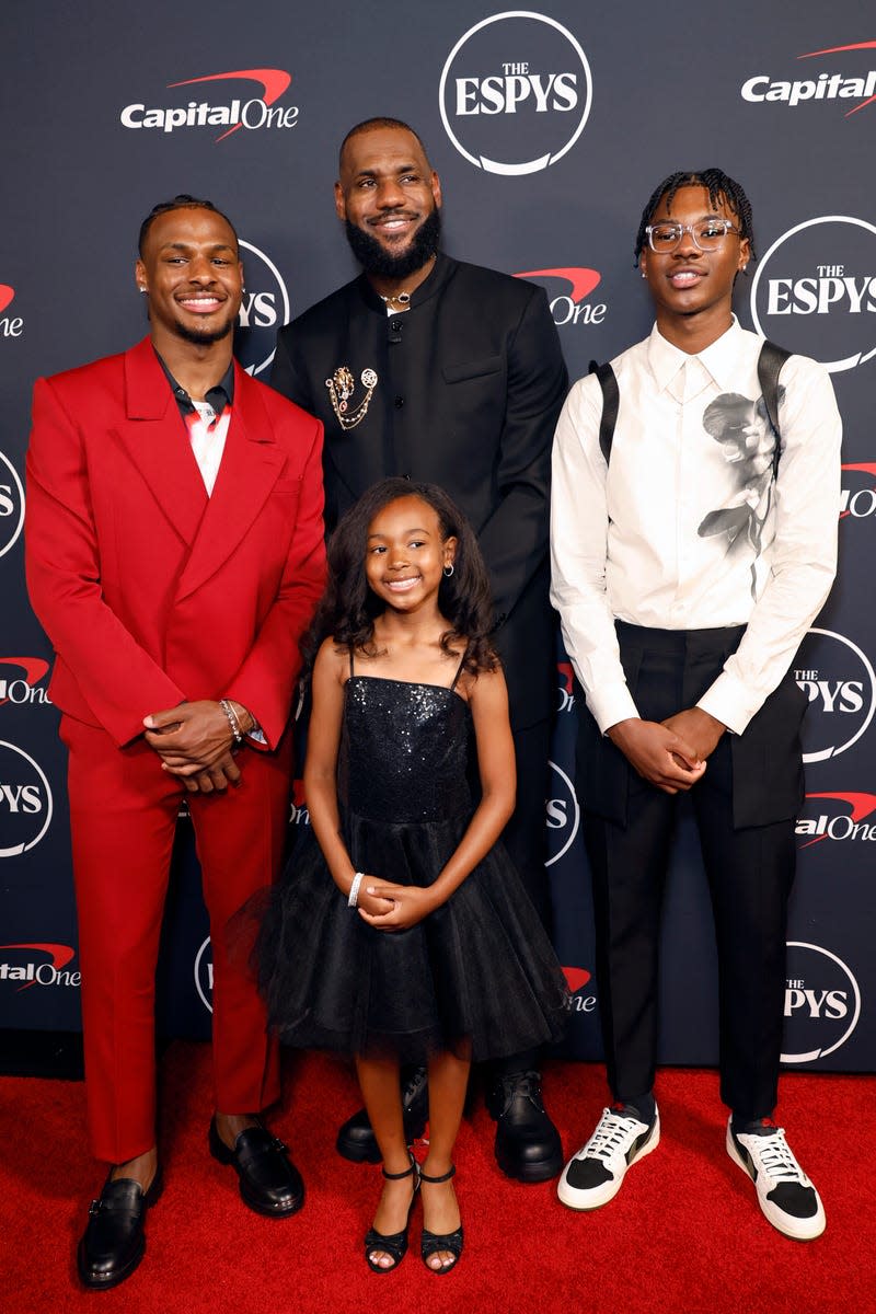 (L-R) Bronny James, LeBron James, Zhuri James, and Bryce James attend The 2023 ESPY Awards at Dolby Theatre on July 12, 2023 in Hollywood, California. - Photo: Frazer Harrison (Getty Images)