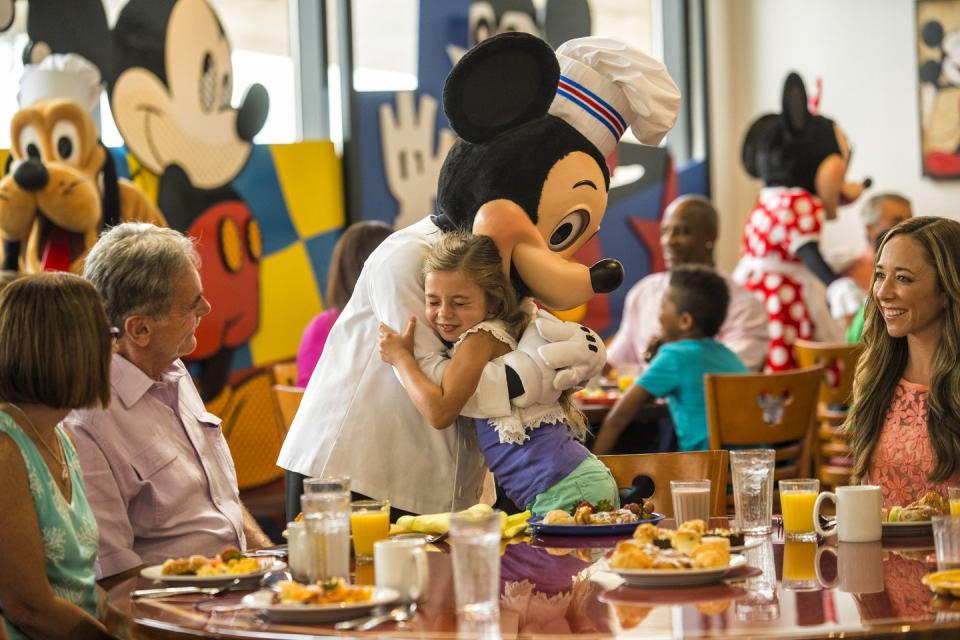 Chef Mickey's, Contemporary Resort