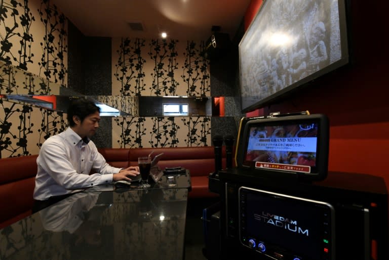 For 600 yen per hour ($5.30), users can practice their business presentations in a karaoke room complete with microphone and white board