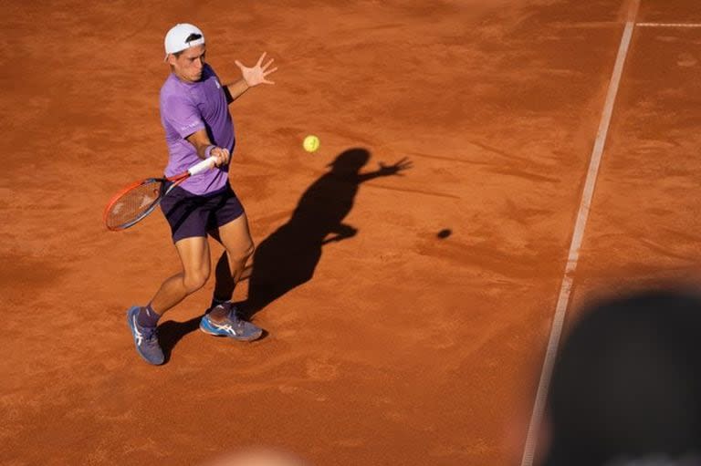 Sebastián Báez intentará alcanzar una segunda final en dos semanas: el argentino se cruzará con el español Pedro Martínez en una semifinal del Chile Open.