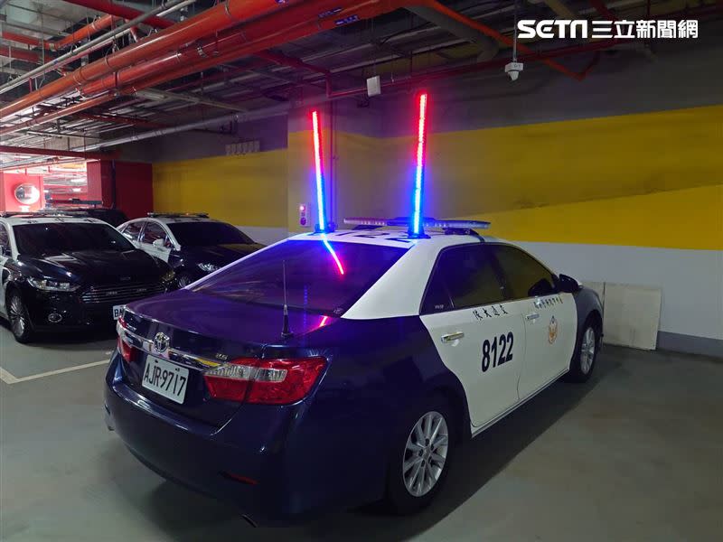 台中市交通大隊自行研發新的警示燈。（圖／翻攝畫面）
