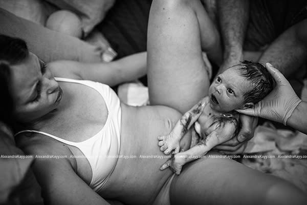 These Stunning Photos Show the Raw Beauty of Home Childbirth