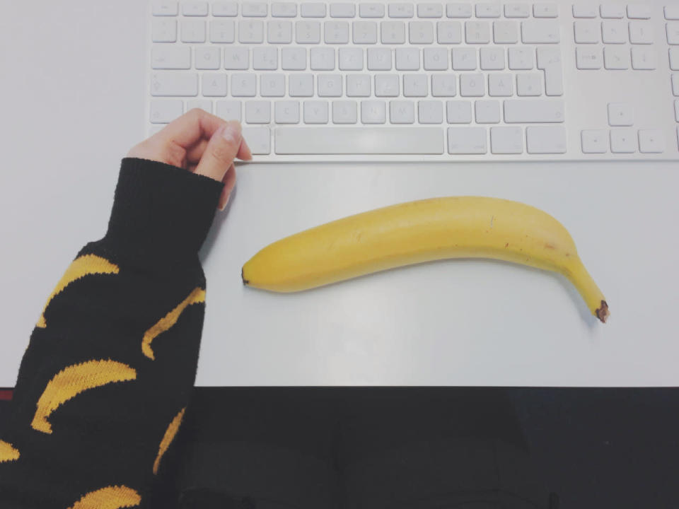  Keep healthy snacks in your desk