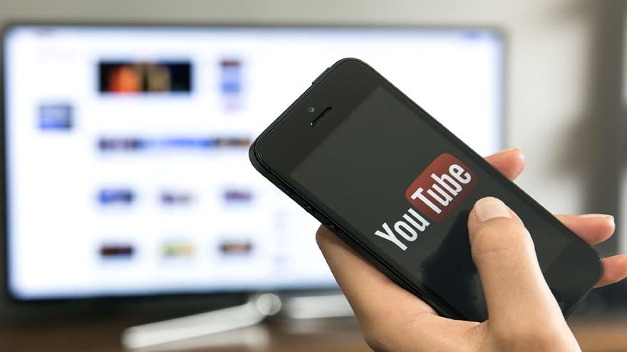 Un atajo permite escuchar vídeos de YouTube en segundo plano