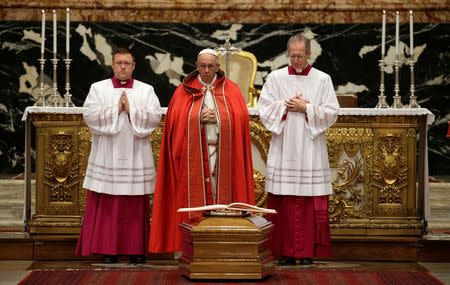 Pope Francis celebrates the funeral of the former Archbishop of Boston Cardinal Bernard Law in St. Peter's Basilica at the Vatican, December 21, 2017. REUTERS/Max Rossi