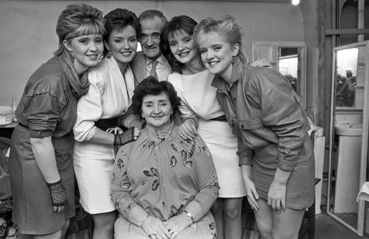 The Nolan sisters- Coleen, Maureen and Bernadette with their mother Maureen and father Tommy. Circa 1984. (Part of the Independent Newspapers Ireland/NLI Collection). (Photo by Independent News And Media/Getty Images)