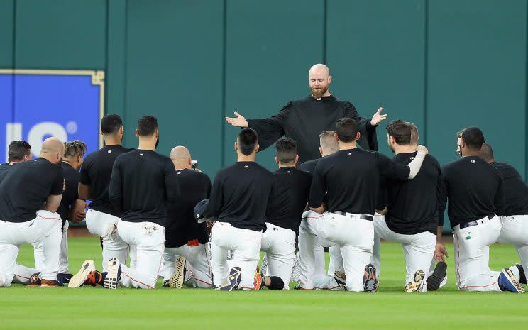 Brian McCann presided over the funeral service for Carlos Beltran's glove. (Getty Images/Bob Levey)