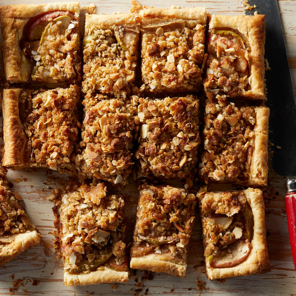 Flaky Apple Pie Bars