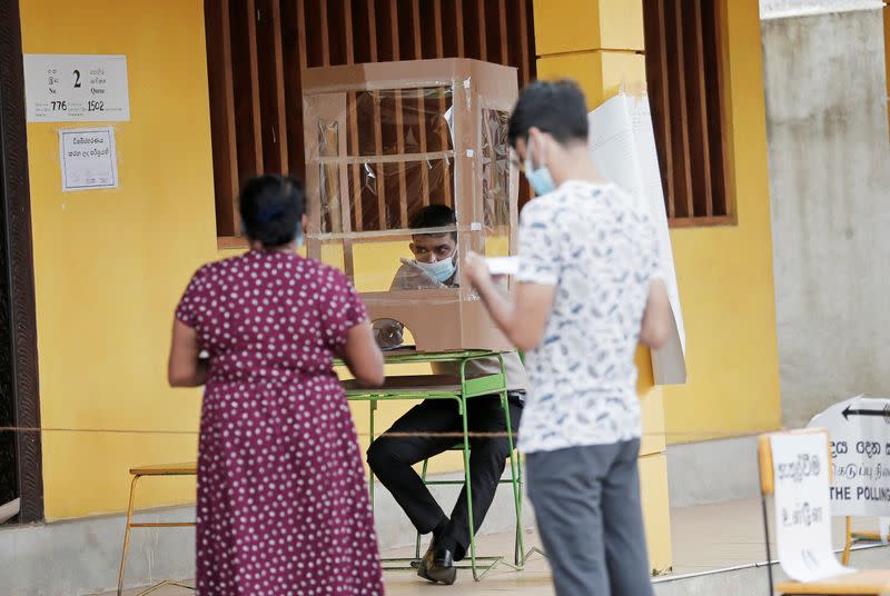 Sri Lankans vote in parliamentary election in Colombo