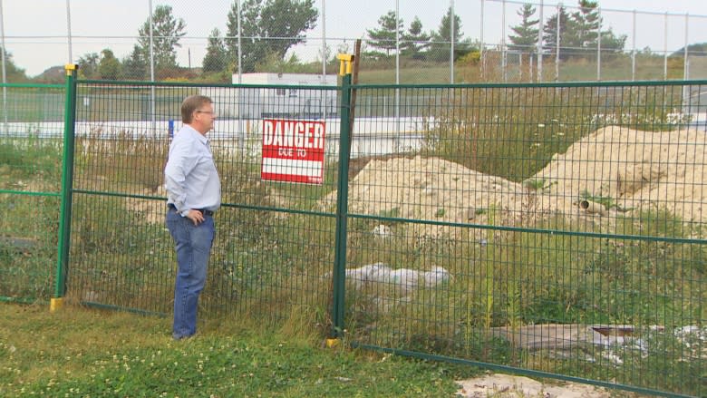 Scarborough residents 'heartbroken' as new skating rink delayed until next winter