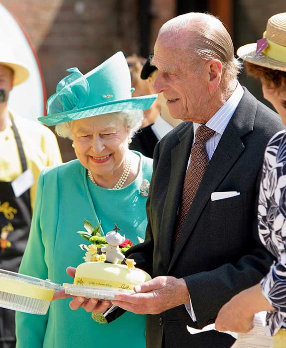 queen-elizabeth-prince-philip-cake