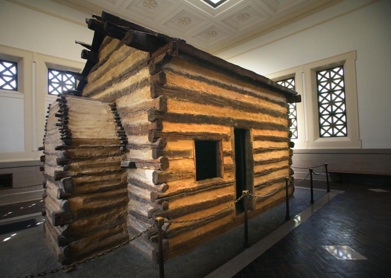 The log cabin purported to be Lincoln’s birthplace. Nov. 23, 2022 