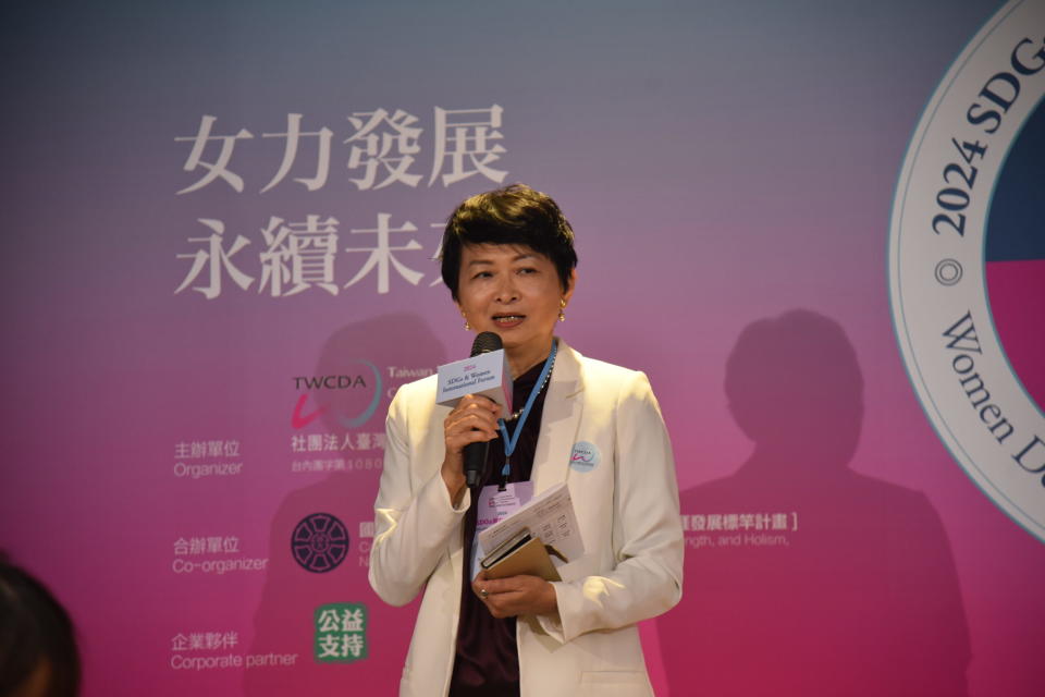 社團法人臺灣女性生涯發展協會創會理事長陳若玲專題演講。圖：臺灣女性生涯發展協會提供