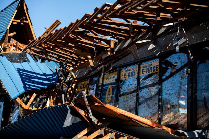 5月8日，龍捲風襲擊密西根州，建築物嚴重受損。（圖／達志／路透社）
