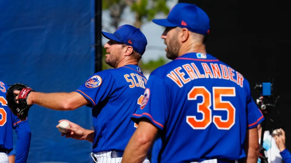 Feb 17, 2023; Port St. Lucie, FL, USA; New York Mets starting pitcher Max Scherzer (21) and New York Mets starting pitcher Justin Verlander (35) throw pitches in the bull pen during spring training workouts. Mandatory Credit: Rich Storry-USA TODAY Sports