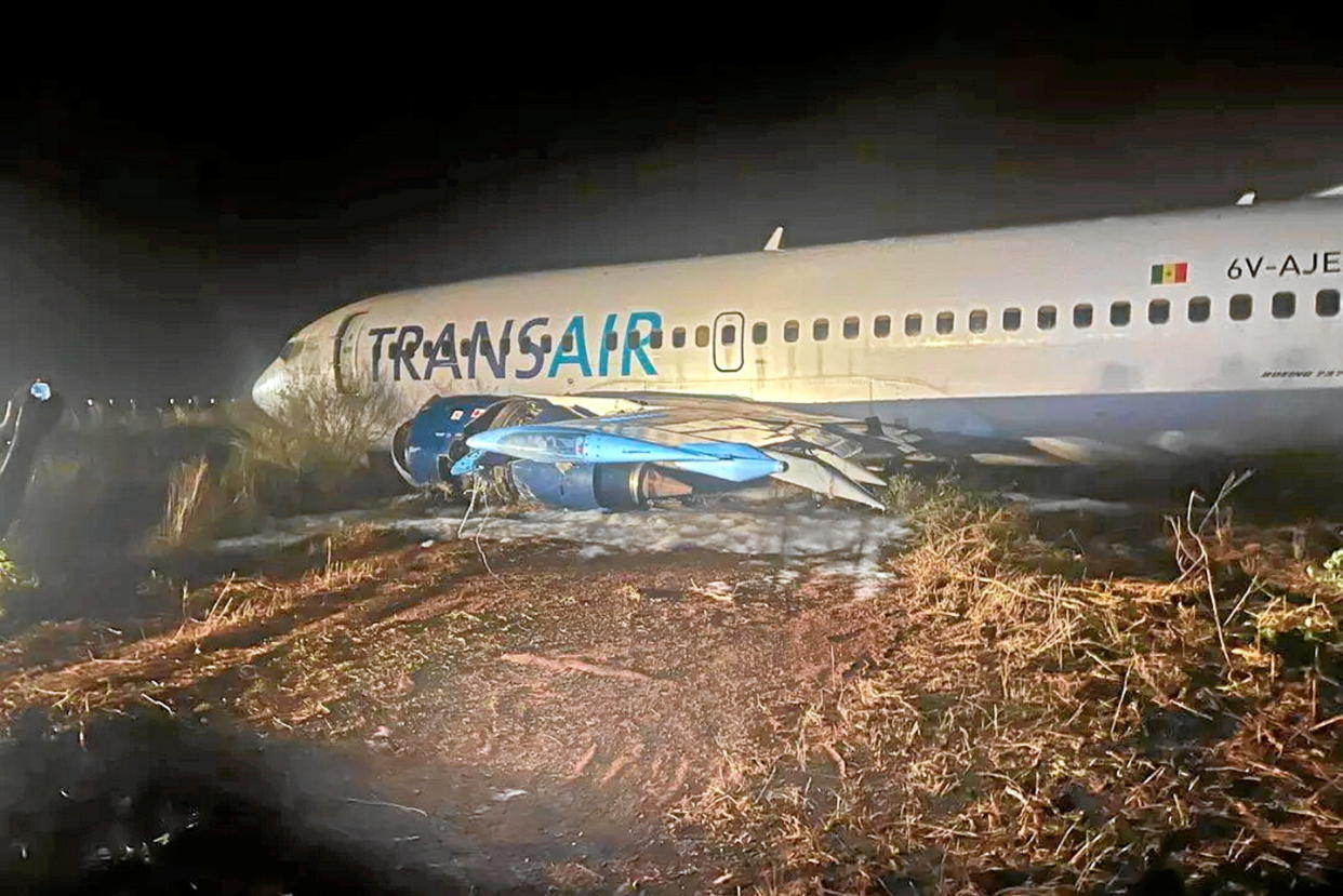 L'avion, un Boeing 737/300, affrété auprès d'une compagnie privée, Transair et en partance pour Bamako a fait une sortie de piste ce jeudi 9 mai 2024 vers 01H00 du matin.  - Credit:DR