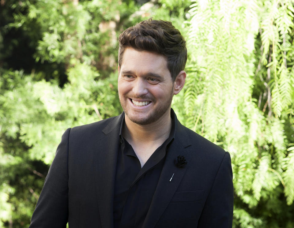 En esta foto del 16 de octubre del 2018, Michael Bublé posa en el Sunset Marquis en Los Ángeles para promover su 10mo álbum, "love", a la venta el 16 de noviembre. (Foto por Rebecca Cabage/Invision/AP)