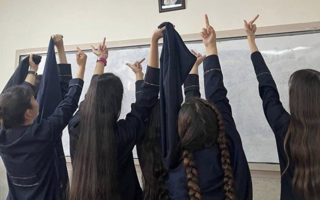 Iran schoolgirls - twitter.com/BBCArdalan