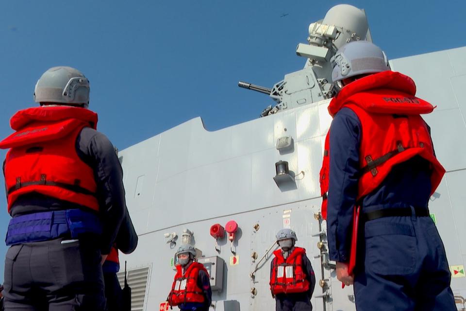 Taiwanese sailors sakay ng isang corvette stand malapit sa Phalanx close-in weapon system (Copyright 2024 The Associated Press. All rights reserved)