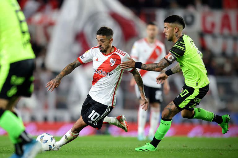 Manuel Lanzini, en el partido que River venció a Barracas Central.