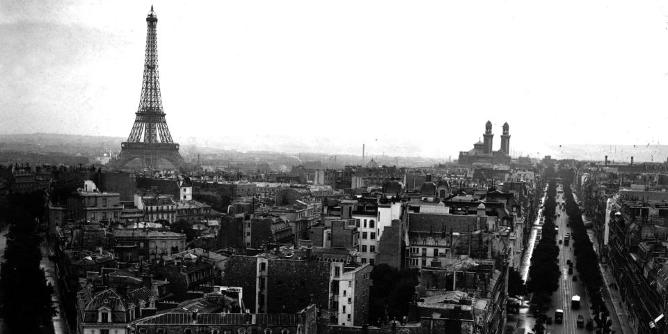 Iconic Photos of Vintage Paris Starting at 1867