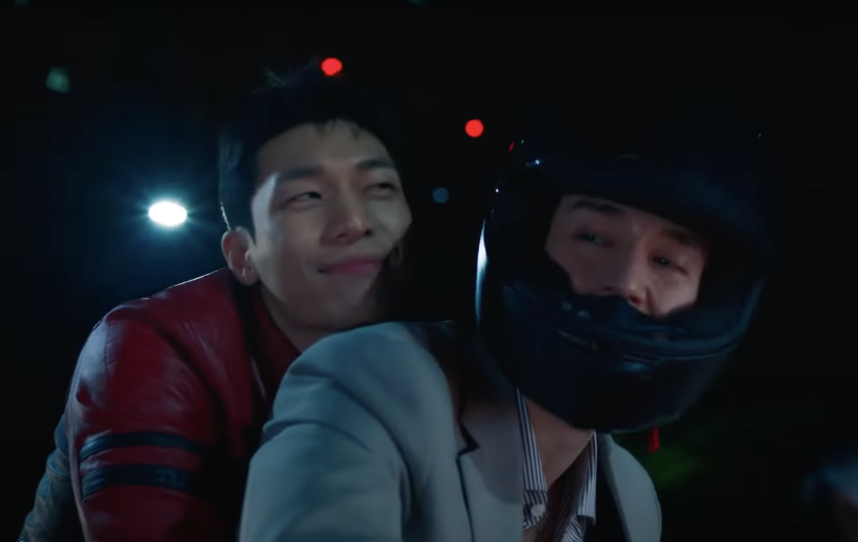 iQiyi drama Bad And Crazy stars Lee Dong-wook (in helmet) and Wi Ha-jun. (Screenshot from trailer)