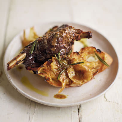 Hare with garlic and rosemary: Recipes