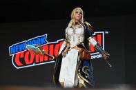 "World of Warcraft" ist der Oldie unter den Online-Rollenspielen, hat aber jede Menge junge Fans - wie diese junge Dame als Jaina Proudmoore. (Bild: 2021 Getty Images/Bryan Bedder)