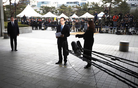 South Korea's former president Lee Myung-bak arrives at the prosecutors' office in Seoul, South Korea, March 14, 2018. REUTERS/Kim Hong-Ji/Pool