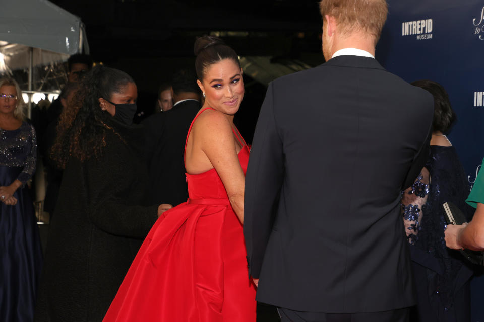NEW YORK, NEW YORK - NOVEMBER 10:  Meghan, Duchess of Sussex and Prince Harry, Duke of Sussex attend the 2021 Salute To Freedom Gala at Intrepid Sea-Air-Space Museum on November 10, 2021 in New York City. (Photo by Dia Dipasupil/Getty Images)