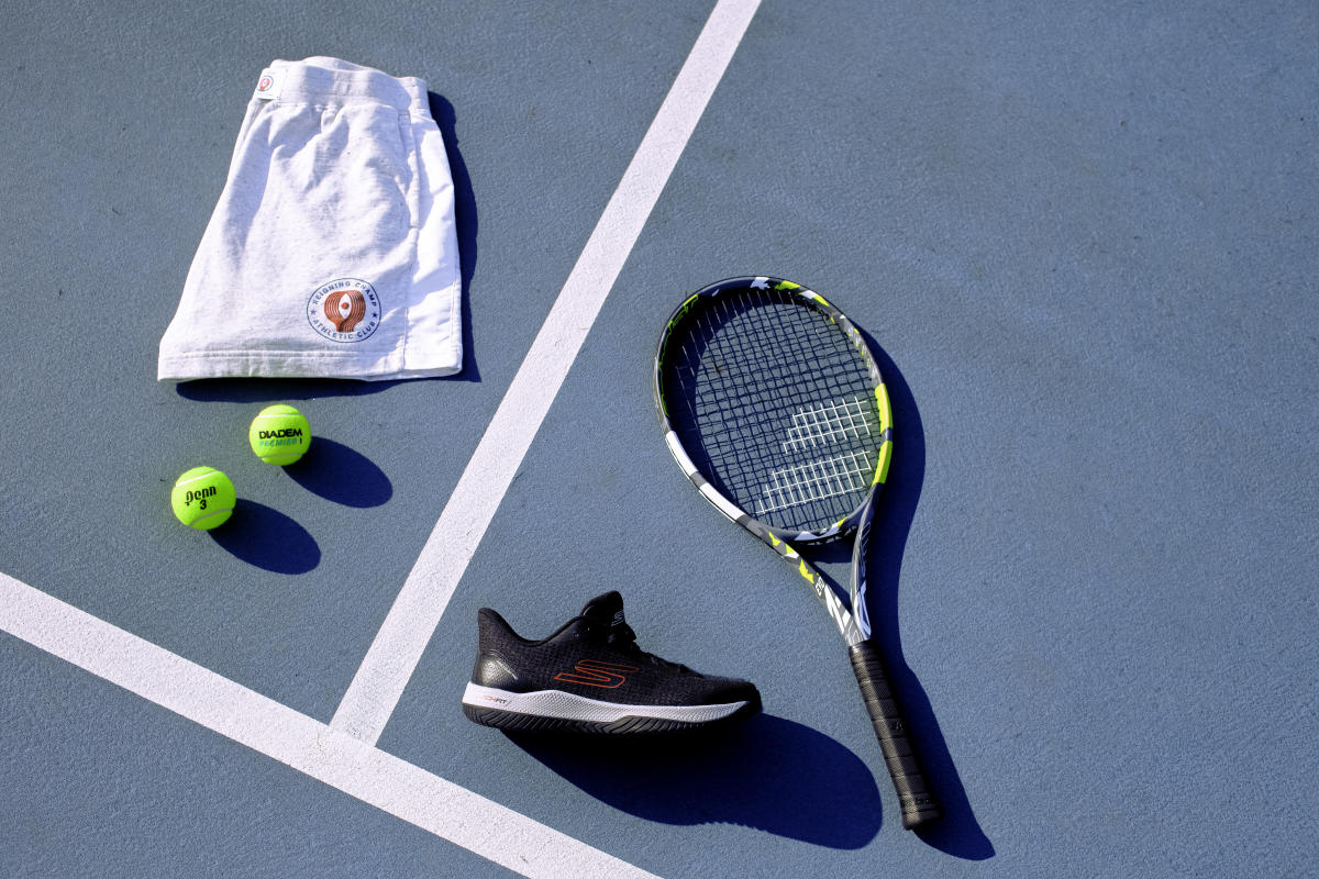 tennis racket shoes