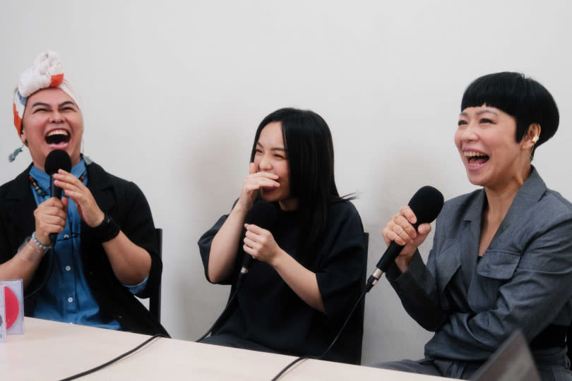 徐佳瑩第一次上Youtuber節目就獻給那那大師。那那大師（左起）、徐佳瑩、Brandy（圖／小鋼砲娛樂提供）