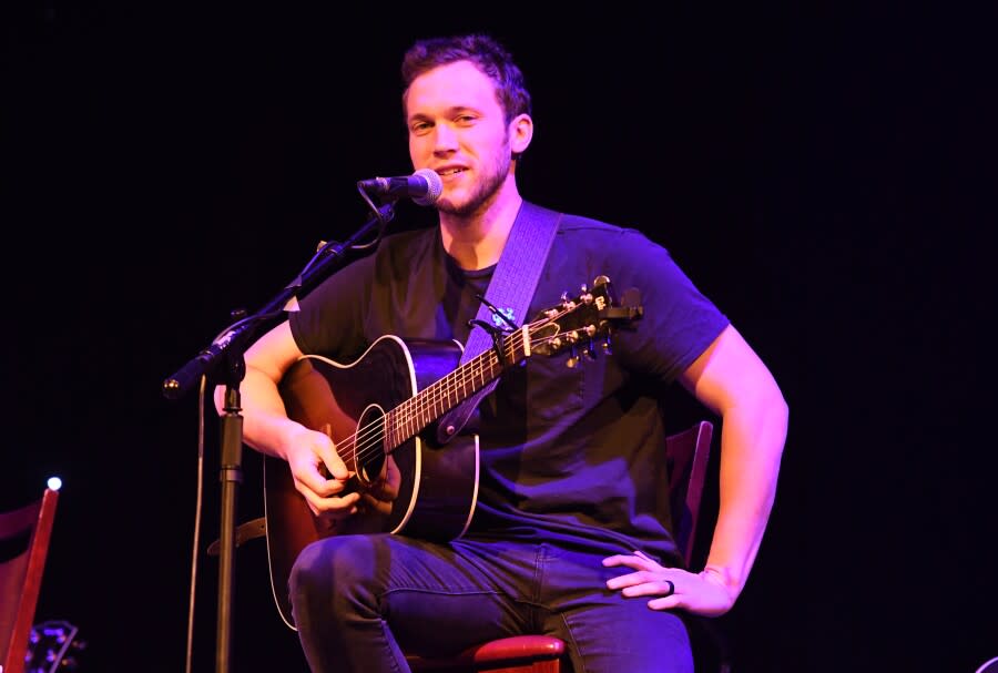 Phillip Phillips Performing In Concert