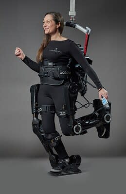 XoMotion, The World's Most Advanced Exoskeleton. (CNW Group/Human in Motion Robotics Inc.)