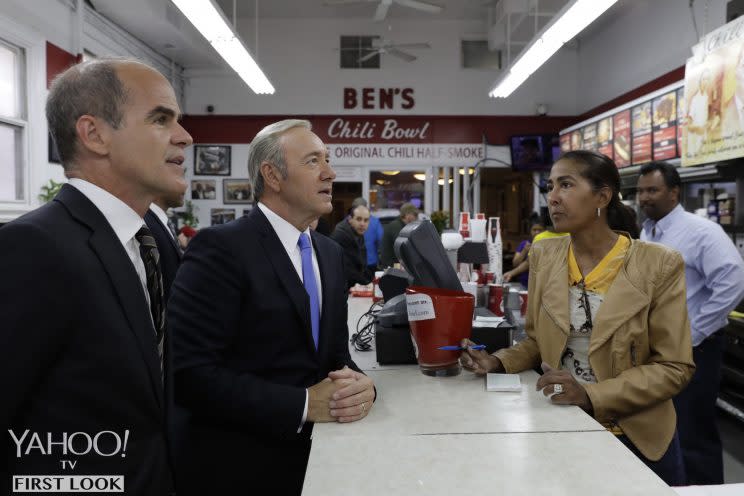 President Underwood visits Ben’s Chili Bowl in Washington, D.C., May 22, 2017. (Photo credit: Pete Souza/Netflix)<br>