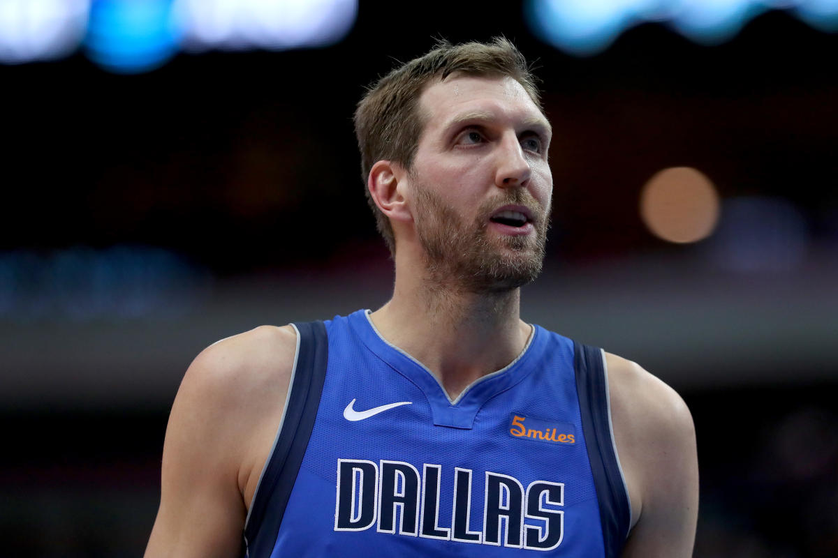 Dirk Nowitzki, Dwyane Wade among finalists for 2023 Naismith Basketball Hall  of Fame class