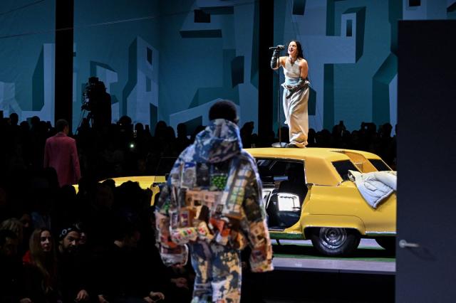 louis vuitton: Paris Fashion Show: Singer Rosalia performs at launch of Louis  Vuitton's menswear collection - The Economic Times
