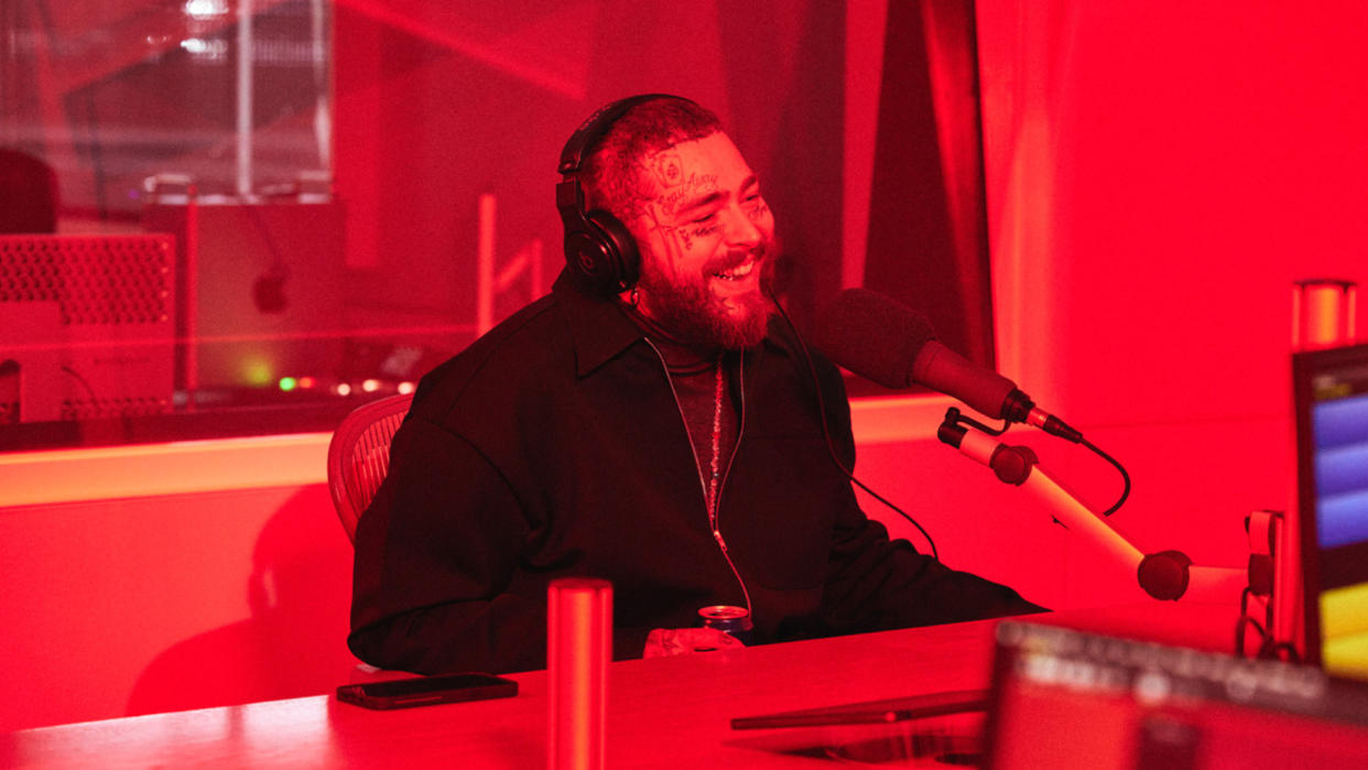 IS-MS-WW-220524-Radio_Zane_Visiting_Artist_Post_Malone_In_Studio_Los_Angeles_Martin_005966_000149_RETOUCHED - Credit: Courtesy of Apple Music 1