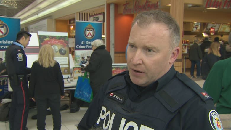 Toronto police roll out 'Operation Jingle' — a low-tech way to prevent holiday theft