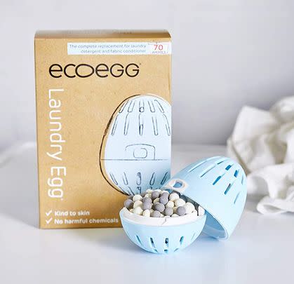 This sustainable, sculptural laundry egg