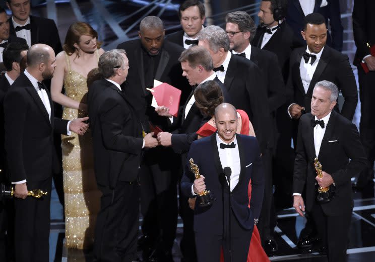 The utter confusion after the Best Picture announcement. (Photo: Chris Pizzello/Invision/AP)