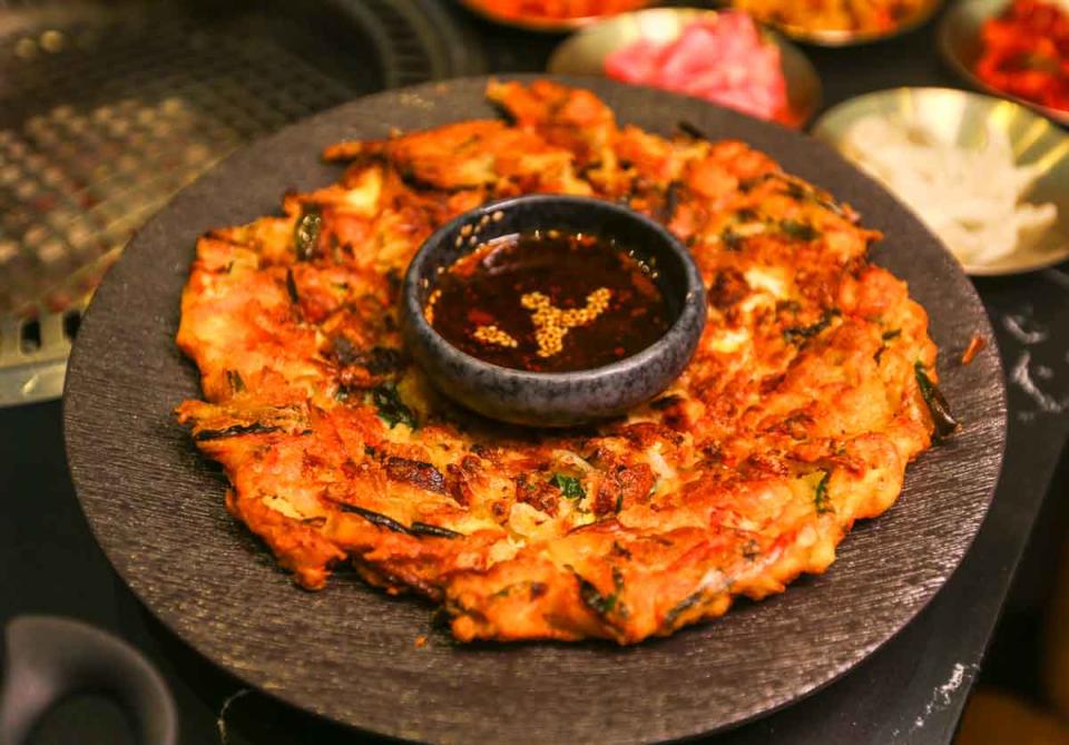 chingu dining - korean seafood pancake