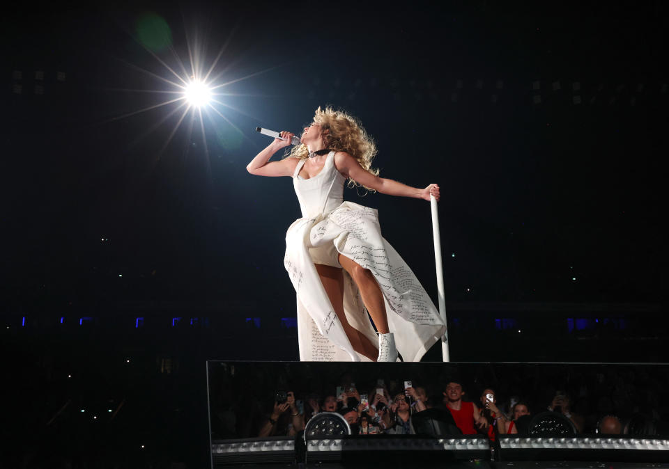 Taylor Swift performs onstage.