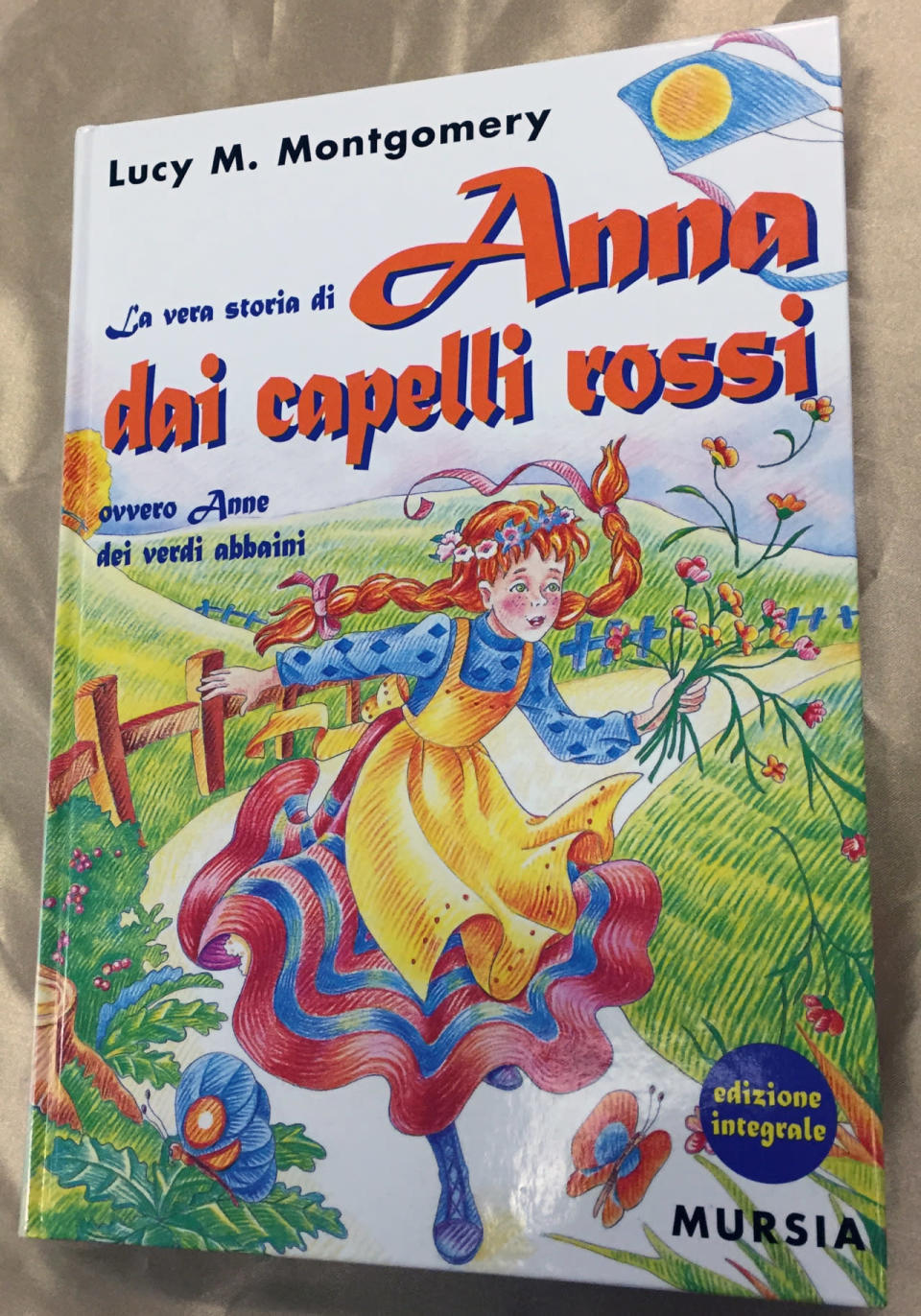 This 1981 Italian edition’s cover feeds on the popularity of a 1979 anime version of Anne made in Japan and popular in Italy. “You see the Italian edition from the 1980s has a very bright, almost cartoonish look to it and that reflects the impact of that broadcast,” Lloyd said.