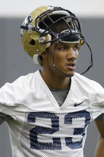 Pittsburgh wide receiver Tyler Boyd (23) takes part in drills in the NCAA football team&#39;s first day of Spring practice, Sunday, March 15, 2015 in Pittsburgh. (AP Photo/Keith Srakocic)