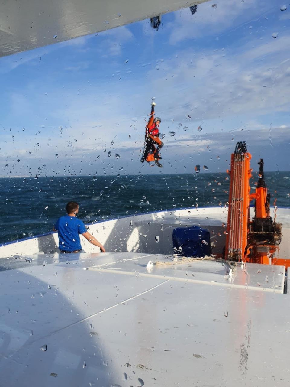 Un kayakiste britannique qui a chaviré dans la Manche a survécu pendant 12 jours en mangeant des algues et des crabes (EMK-vissers/Facebook)