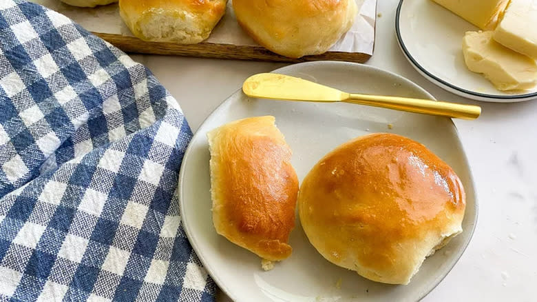 5-Ingredient Yeast Rolls